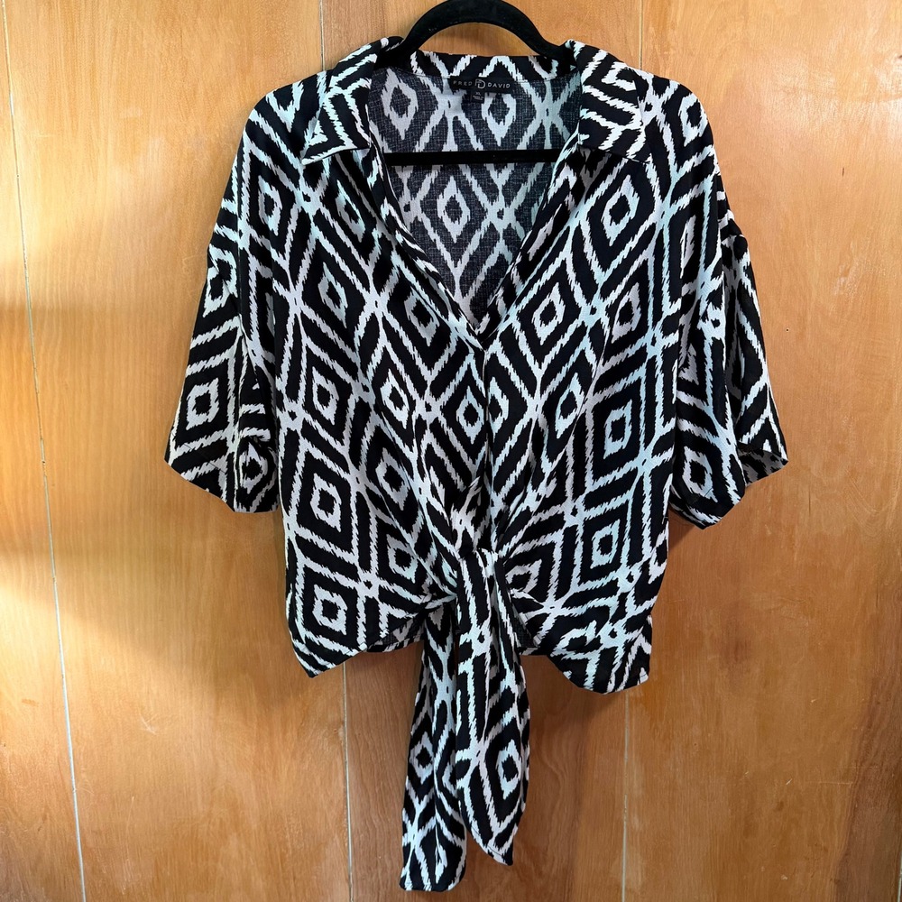 Fred David Womens XL Black White Ikat Geometric Tie Front Button Blouse M2U181RM